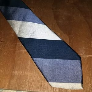 Oscar de la Renta silk tie